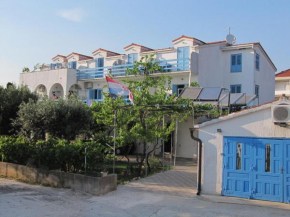 Apartments Blue - 200 m from sea
